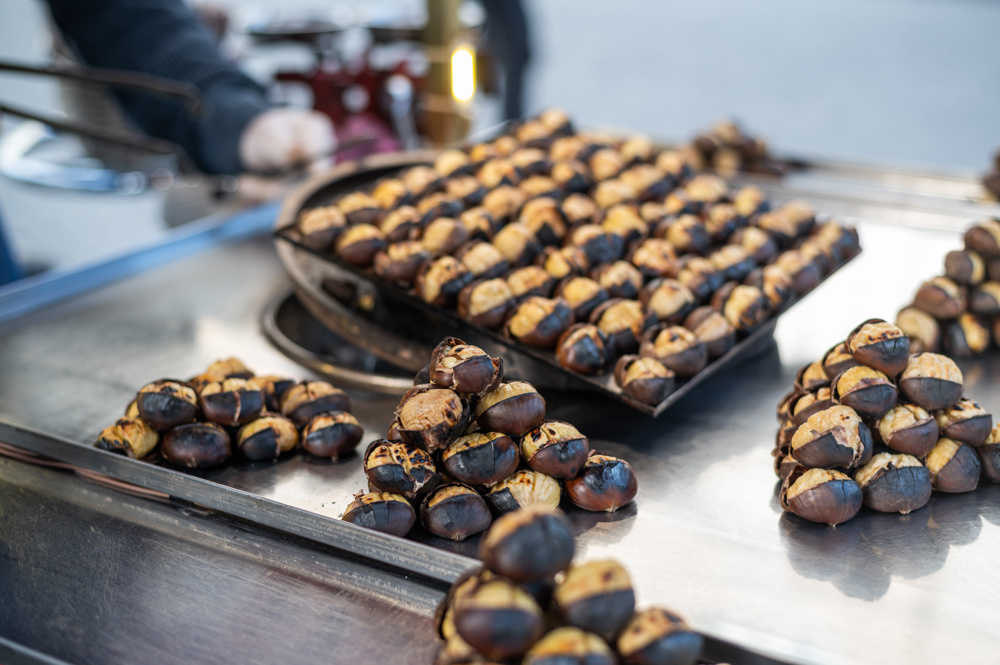 Fırınlanmış lezzetli ve göz alıcı kestaneler