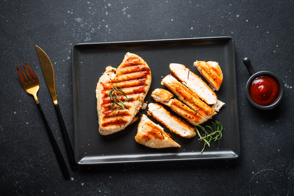 1 parça ızgara tavuk göğsü