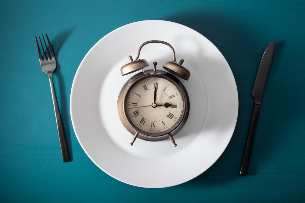 Aralıklı Oruç (Intermittent Fasting) Nedir? Detaylı Rehber ve Faydaları